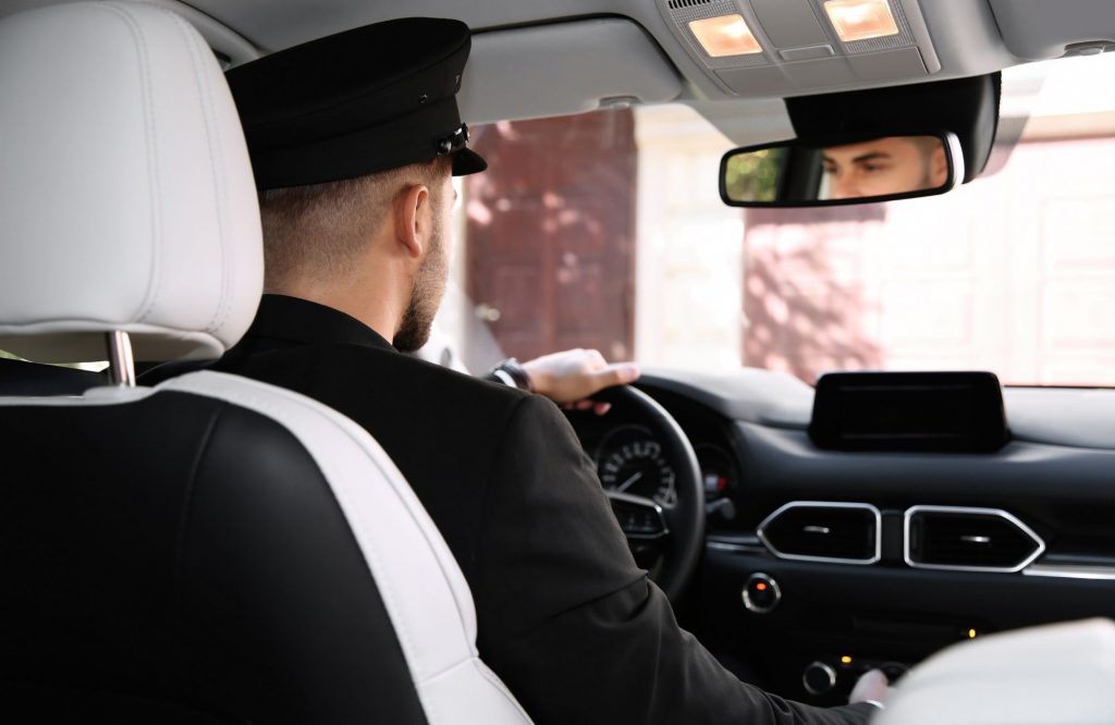 Réservez votre chauffeur privé de luxe en France avec Transport Club. Nos services s’adressent à ceux qui cherchent une alternative plus stable et professionnelle au taxi et service de navette privée.