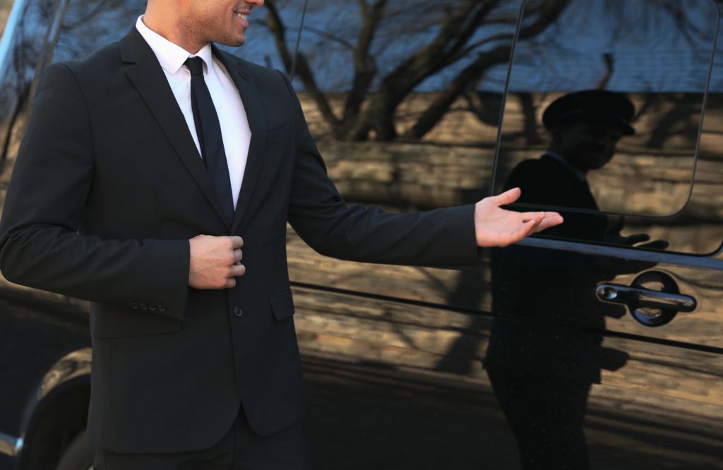 Notre service de chauffeur privé de luxe à Nice est une alternative fiable aux taxis ou Uber. Un service de transport privé confortable et flexible.