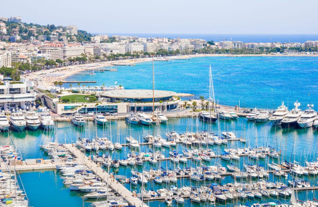 Besoin d’un chauffeur privé pour un rendez-vous professionnel, un événement mondain, une escapade en bord de mer ou une course quelconque à Cannes, Transport Club est là pour vous.