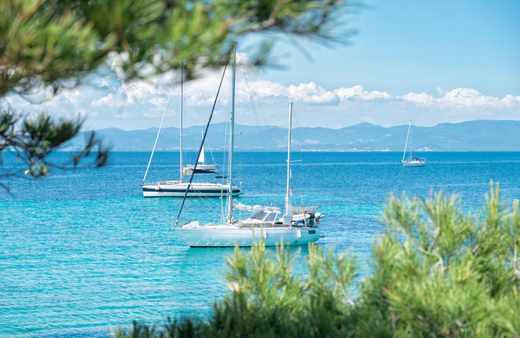 Vous cherchez un chauffeur privé sur la Côte d’Azur ? Faites de chacun de vos trajets une expérience à part entière, à la hauteur de vos exigences avec Transport Club.