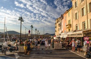 Gagnez du temps, évitez les imprévus et déplacez-vous dans les meilleures conditions avec Transport Club avec chauffeur privé à Saint-Tropez.