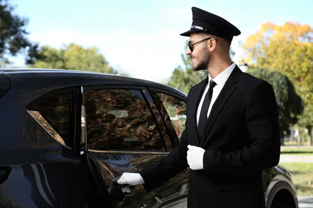 À Paris, le service de chauffeur privé est une référence pour les déplacements confortables, ponctuels et sereins.