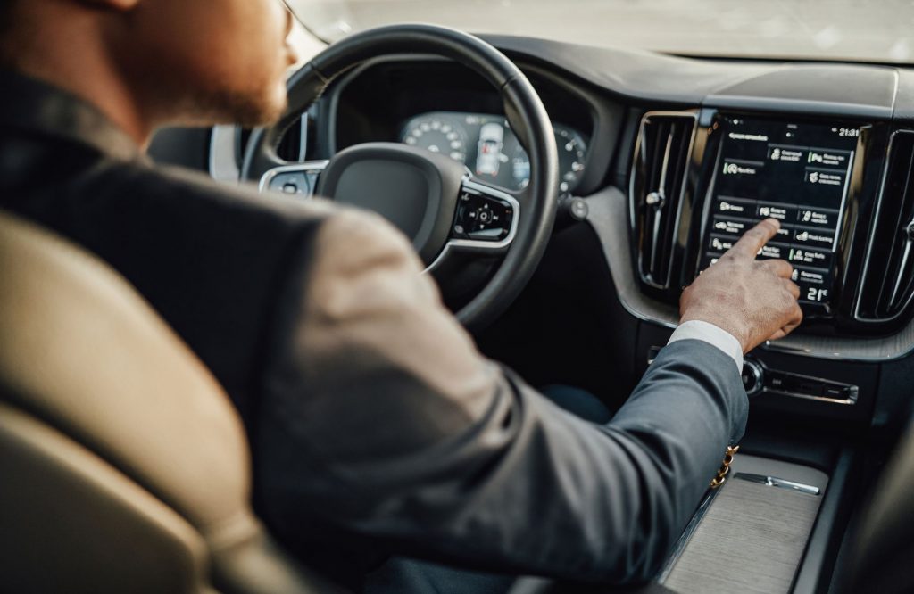 Transport Club propose un service de chauffeur privé pour particulier avec expérience sur mesure, axée sur le confort, la ponctualité et la confidentialité.