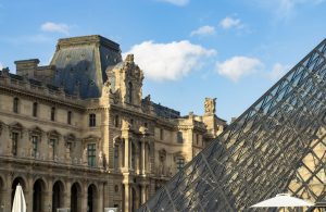 Vous recherchez un chauffeur privé de luxe à Paris 8 disponible immédiatement ou sur réservation ? Que ce soit pour un déplacement professionnel, un transfert aéroport ou un événement privé, Transport Club simplifie vos déplacements dans ce secteur.